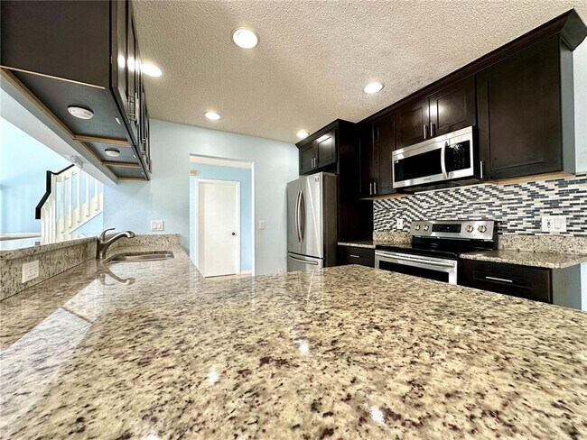 Building Photo - 244 Coralwood Ct
