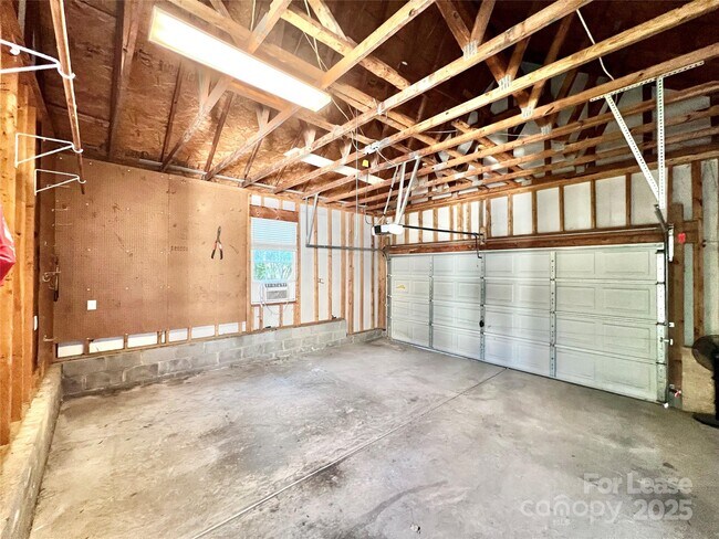Building Photo - 1205 Gainsborough Dr