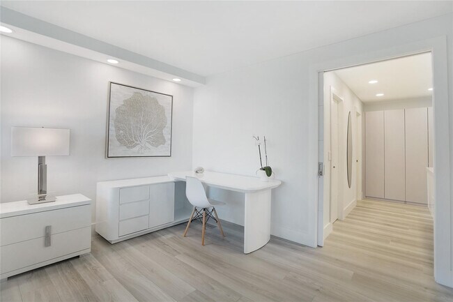 Building Photo - 5100 N Ocean Blvd