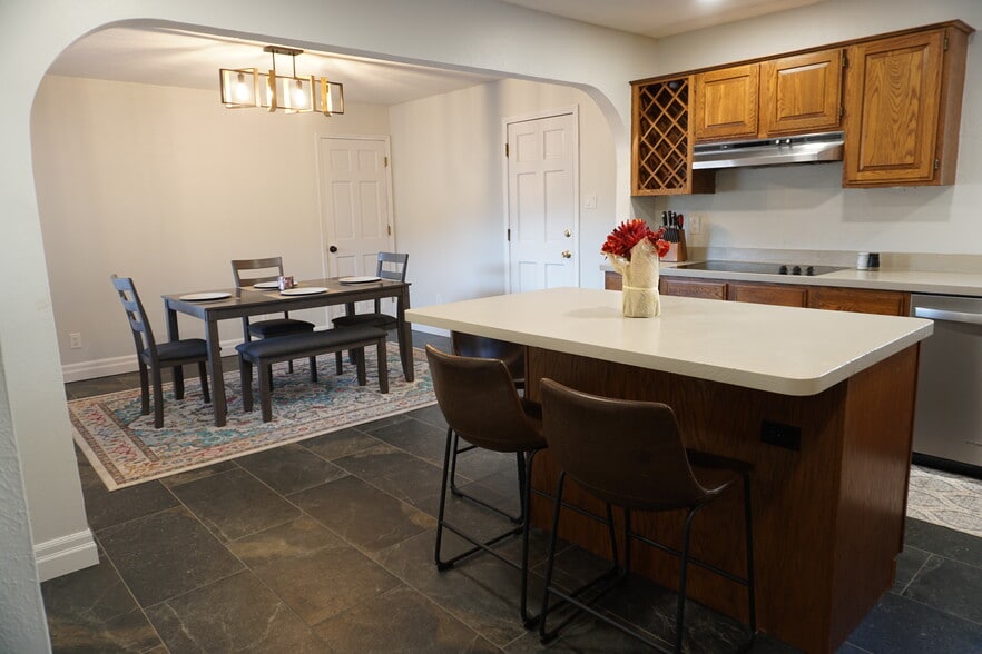 Building Photo - 10108 Chapala Ct NE