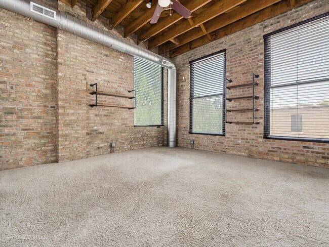 Building Photo - 1872 N Clybourn Ave