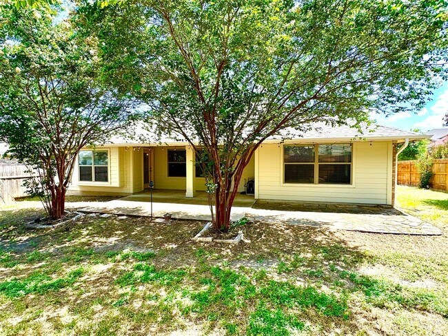 Building Photo - 512 Brown Juniper Way