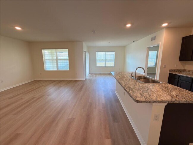 Building Photo - 308 Sofia Ln