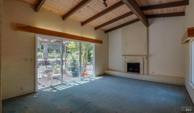 Building Photo - 3 Oak Grove Way