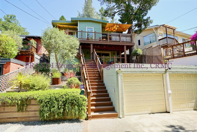 Building Photo - Quality San Anselmo Home Near Parks and Sc...
