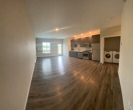 Building Photo - 914-15t 15th St N