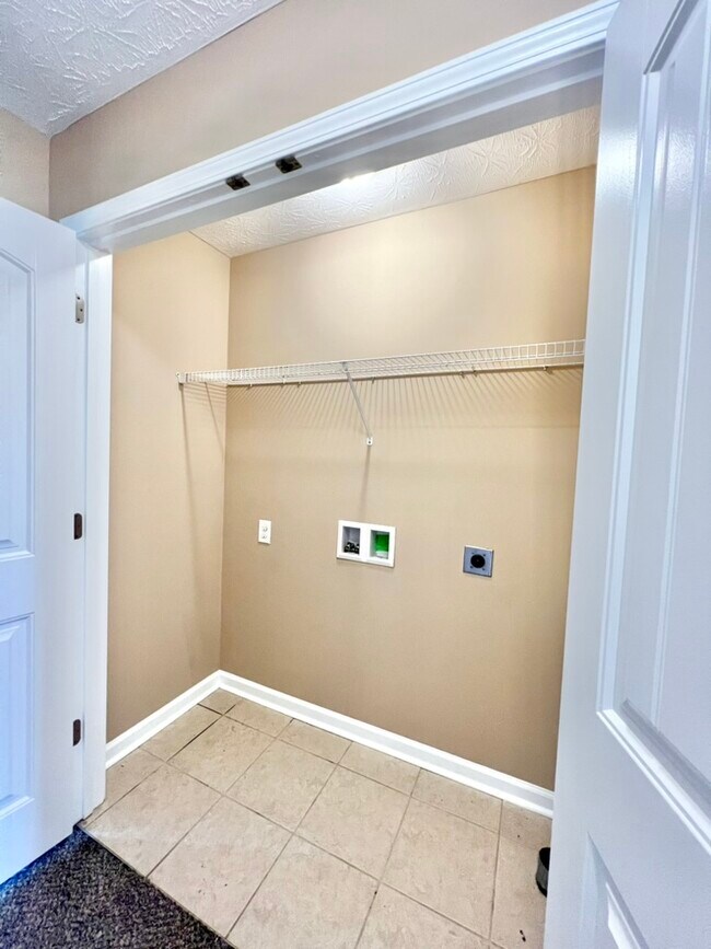 Building Photo - 104 Grinder Ct