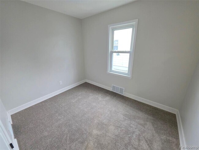 Building Photo - 7249 Silvery Ln