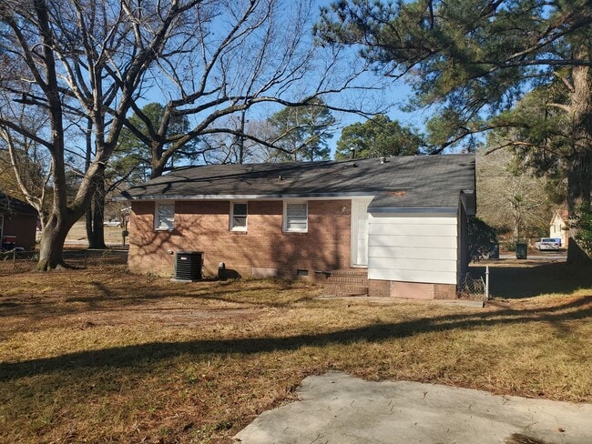 Building Photo - 1606 Gibson St