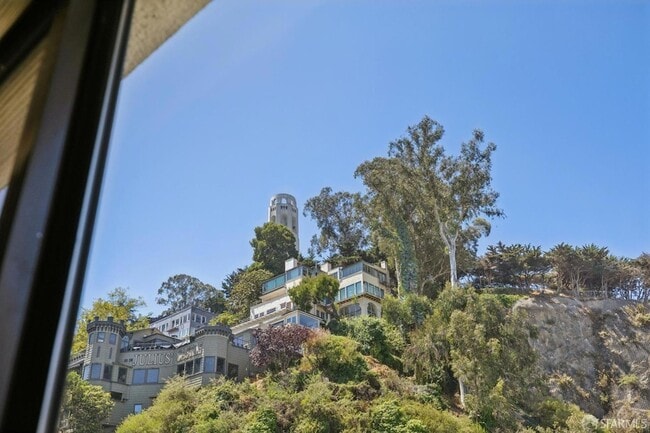 Building Photo - 101 Lombard St