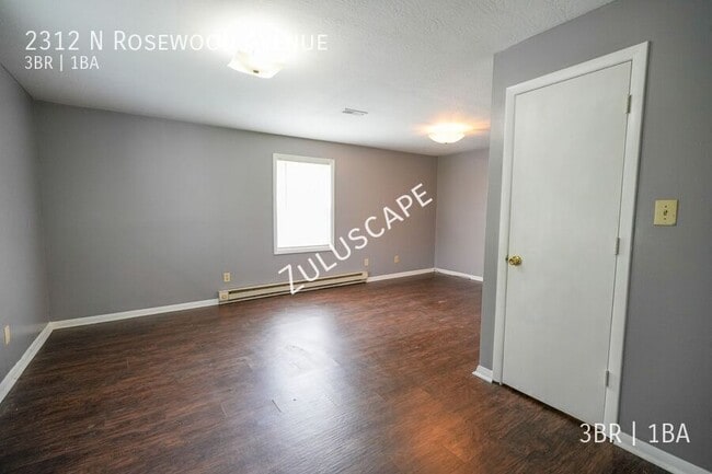 Building Photo - 2312 N Rosewood Ave