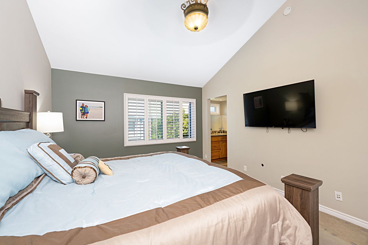 Building Photo - 8172 Manitoba St