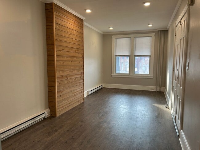 Building Photo - 615 W Orange St