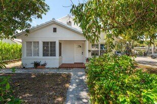 Building Photo - 4815 N Flagler Dr