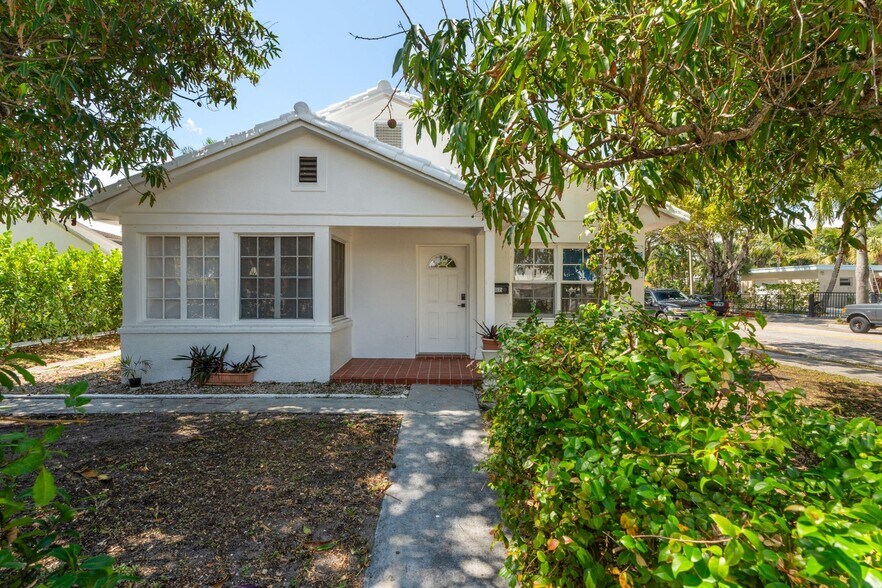 Primary Photo - 4815 N Flagler Dr