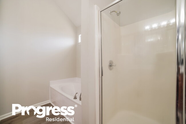 Building Photo - 4956 Glenalden Cove