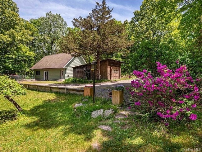 Building Photo - 74 Hilltop Rd