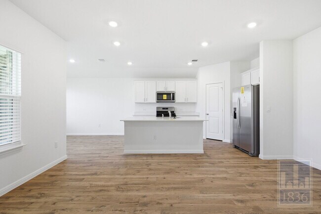 Building Photo - 1932 Marlin Spike Dr