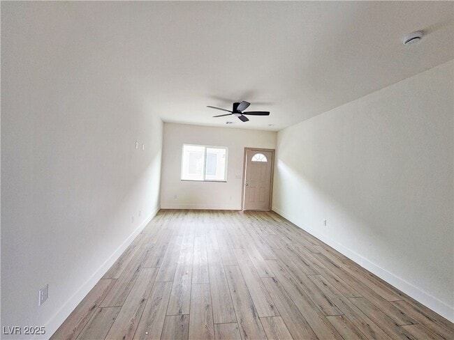 Building Photo - 1340 E Arrowhead St