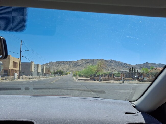 Building Photo - NEWER BUILD IN BEAUTIFUL GATED PHOENIX COM...