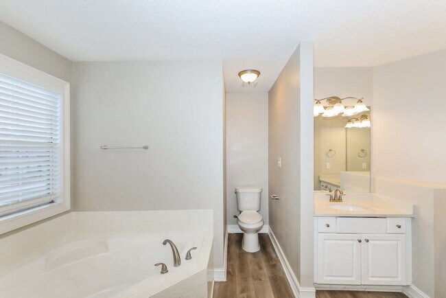 Building Photo - 275 Eagle Way