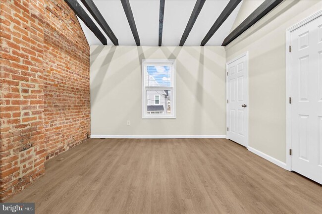 Building Photo - 38 Bloomsbury Ave