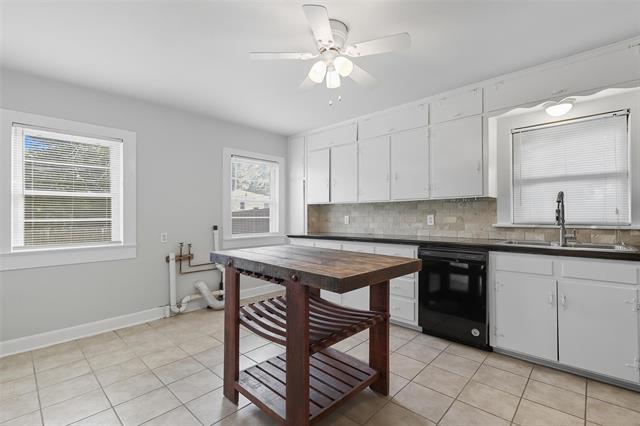 Building Photo - 4933 El Campo Ave