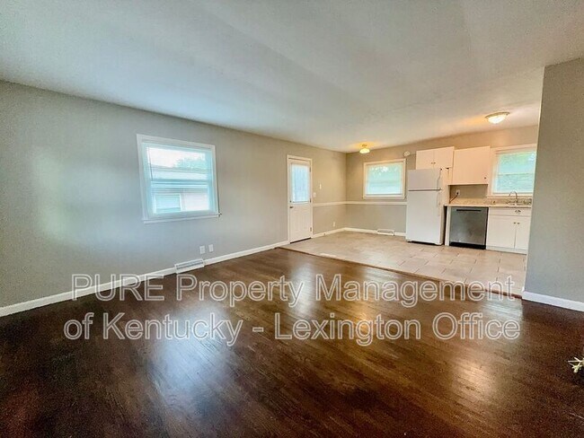 Building Photo - 328 Harvard Dr