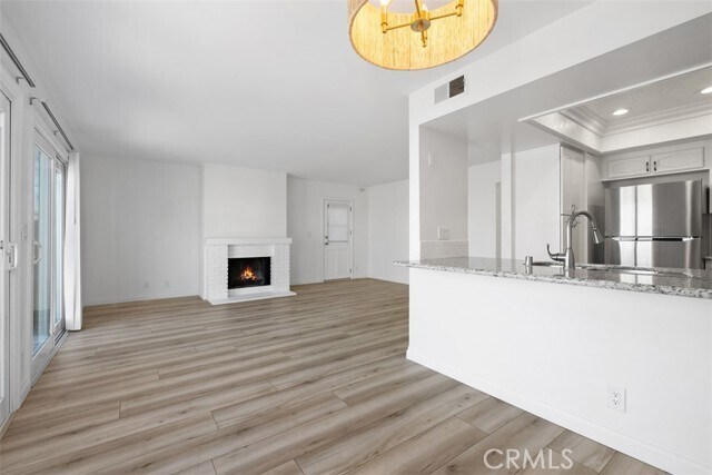 Building Photo - 608 36th St