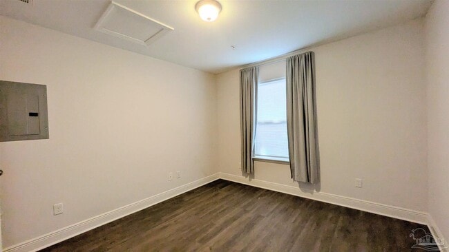 Building Photo - 313 N Navy Blvd