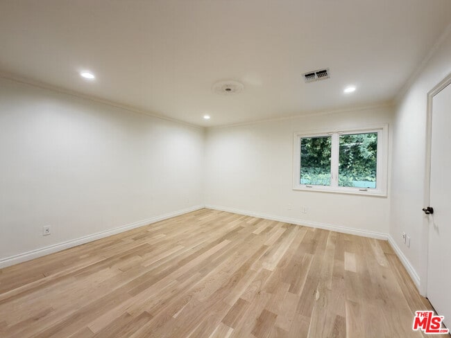 Building Photo - 1094 Garden Ln
