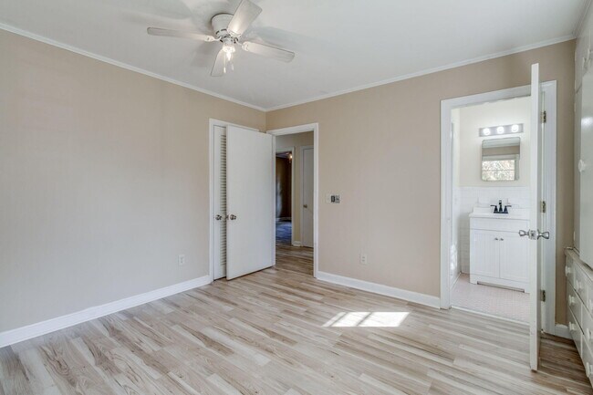 Building Photo - 2 Pickens Ct