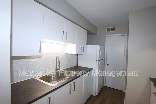 Building Photo - 1273 Teakwood Pl