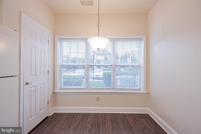 Building Photo - 2130 Ganton Green