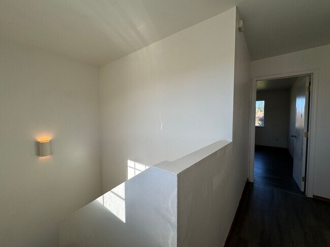 Building Photo - BH T 1335