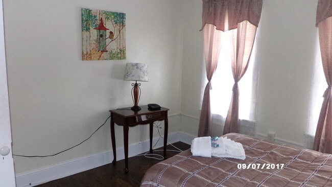 Building Photo - 3 bedroom in Easton PA 18042