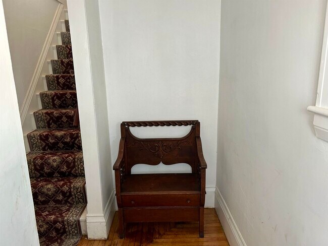 Building Photo - 61 Silver St