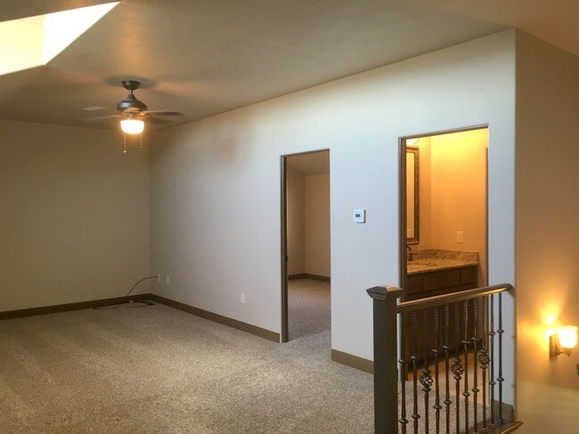 Building Photo - 74 W 100 S