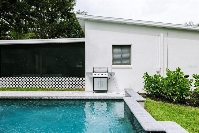 Building Photo - 4316 S Lois Ave