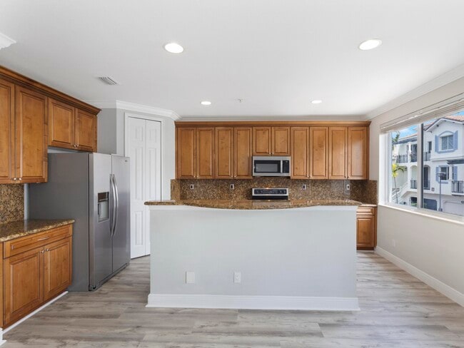 Building Photo - 3028 Waterside Cir