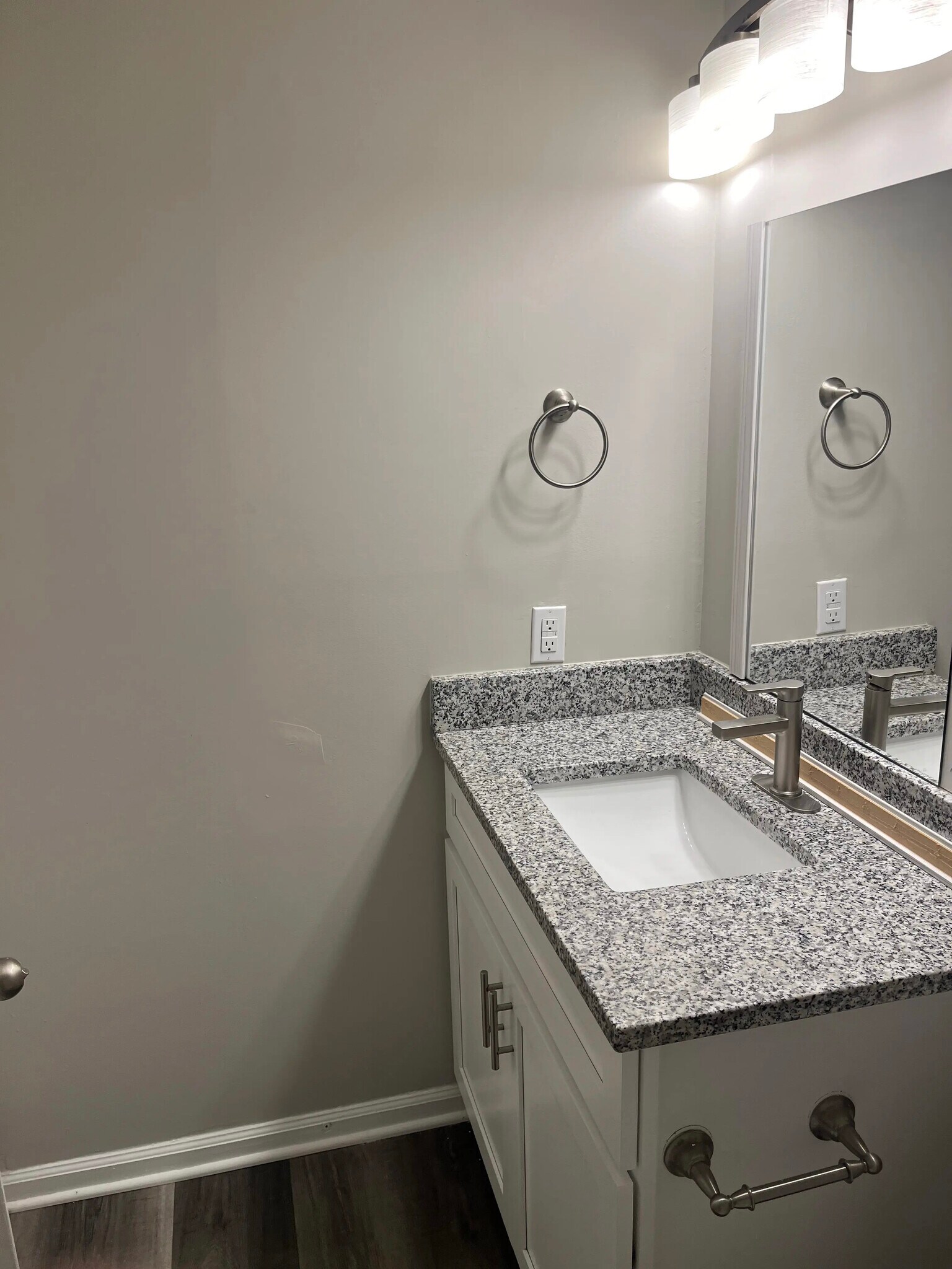 Building Photo - 589 Starlight Dr