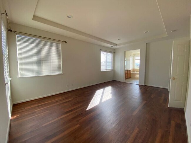 Building Photo - Mediterranean-style 4-bedroom in Seaside Highlands!