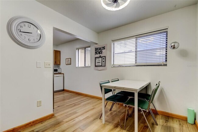 Building Photo - 11720 Raintree Dr