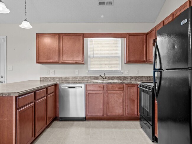 Building Photo - Welcome to Eastport!