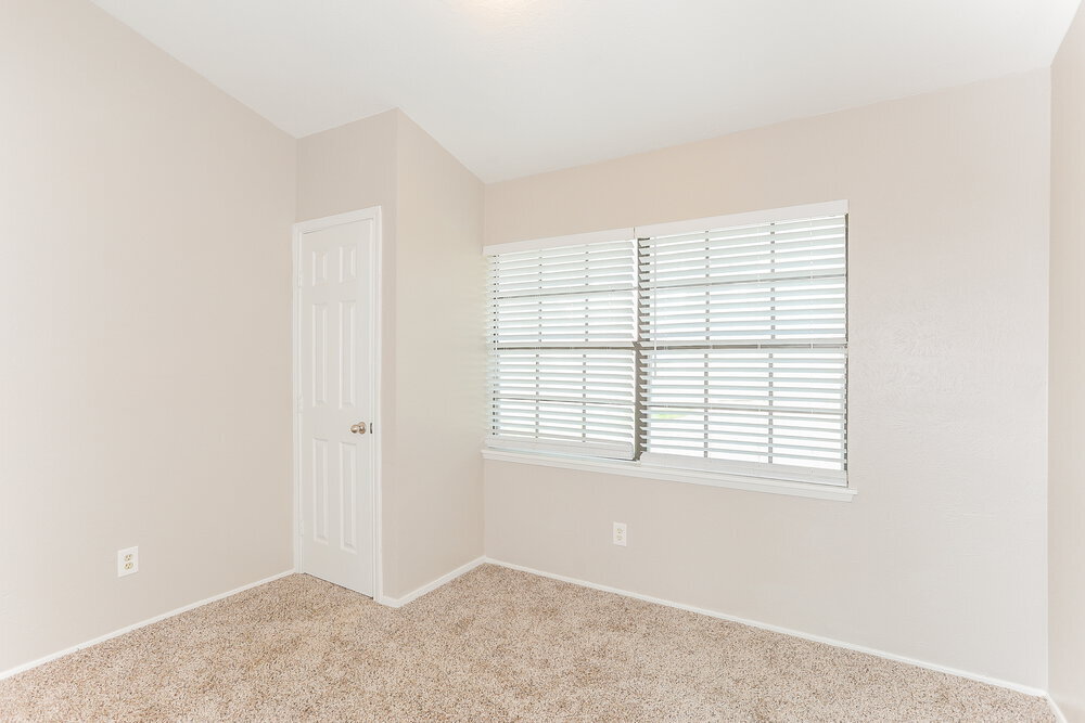 Building Photo - 4200 Cranbrook Dr