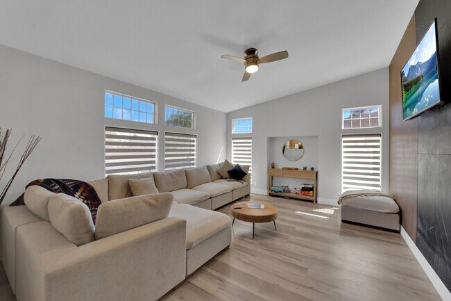 Building Photo - Single-Level Living with Giant Garage & Ba...