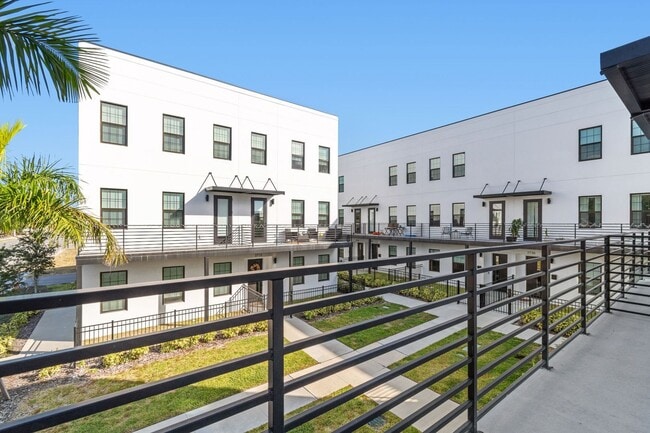 Building Photo - Modern Townhome For Lease in downtown St Pete and Warehouse Arts District