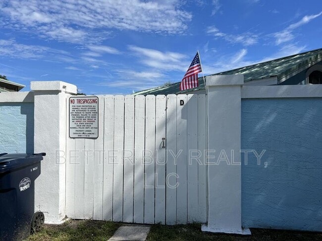 Building Photo - 300 N Church St