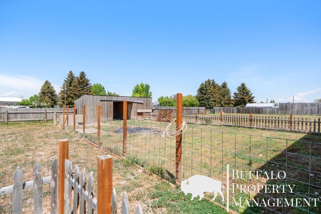 Building Photo - Charming Country Home on 2 Acres | 5 Bed | 3 Bath | Blackfoot, ID