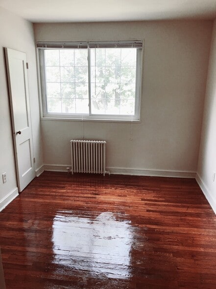 Building Photo - 100 Schuyler Rd